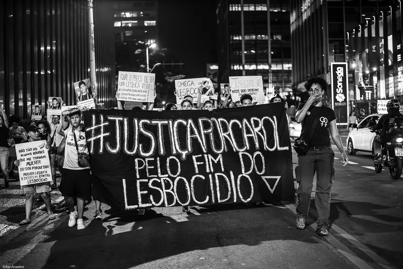 Manifestação de mulheres lésbicas no levante do Ferro’s bar em 83